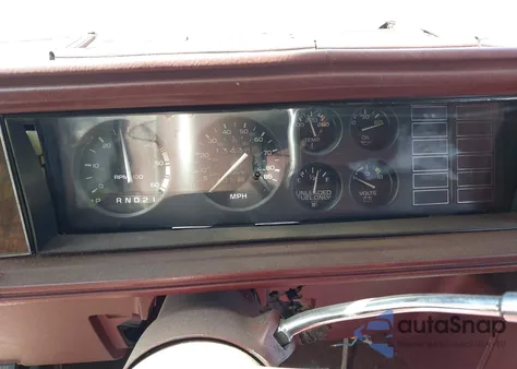 1982 Oldsmobile Cutlass Supreme Brougham из США, поврежденный, VIN 1G3AM69A7CM547299